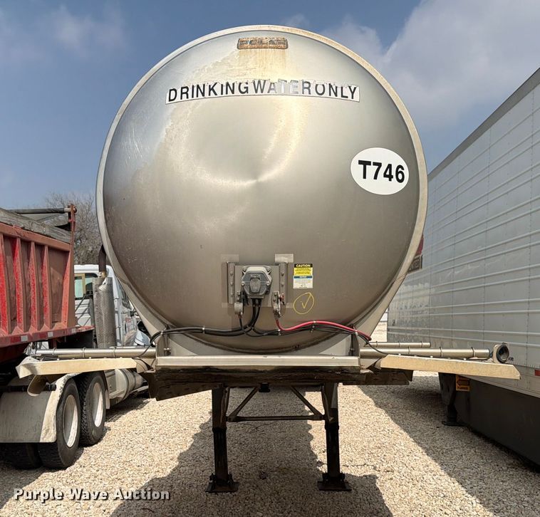 image for item YA2552 2019 Polar tank trailer
