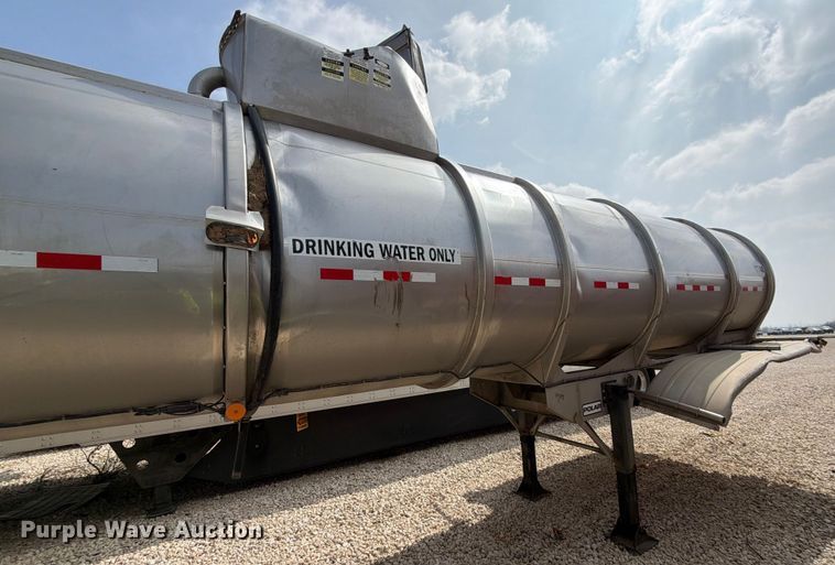 image for item YA2552 2019 Polar tank trailer