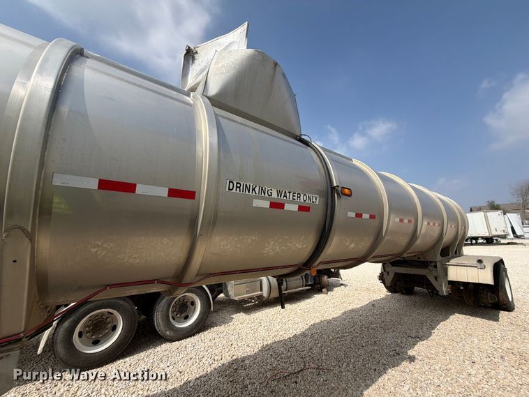 image for item YA2552 2019 Polar tank trailer