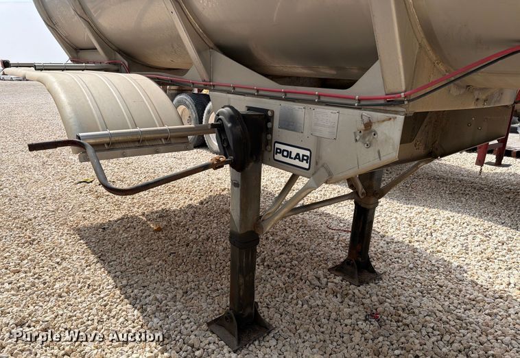 image for item YA2552 2019 Polar tank trailer