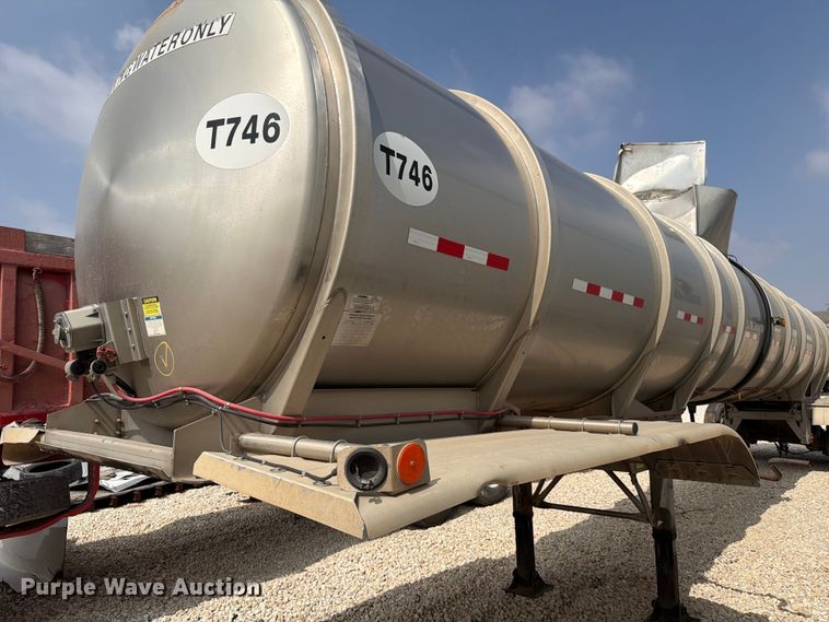 image for item YA2552 2019 Polar tank trailer