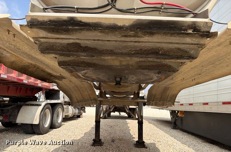 image for item YA2552 2019 Polar tank trailer