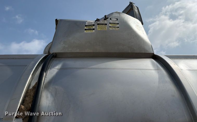 image for item YA2552 2019 Polar tank trailer