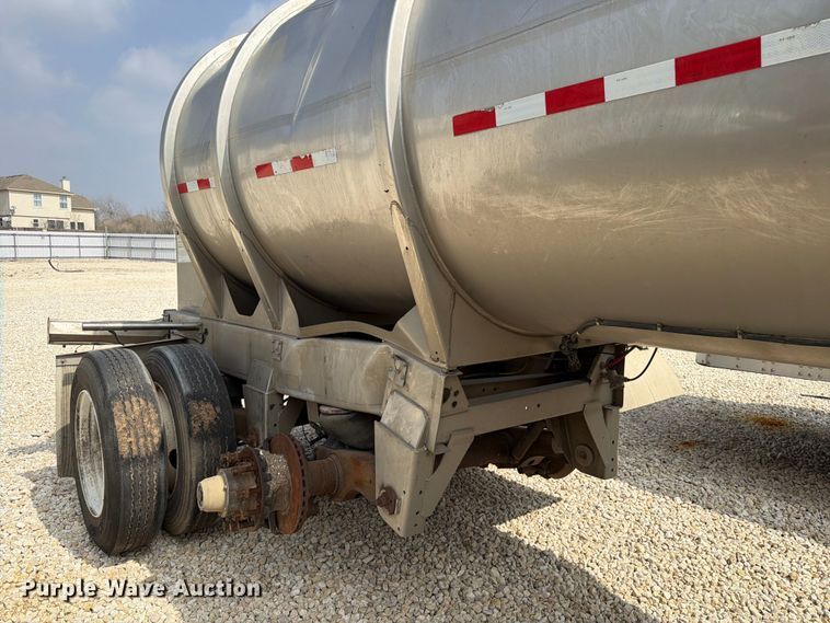 image for item YA2552 2019 Polar tank trailer