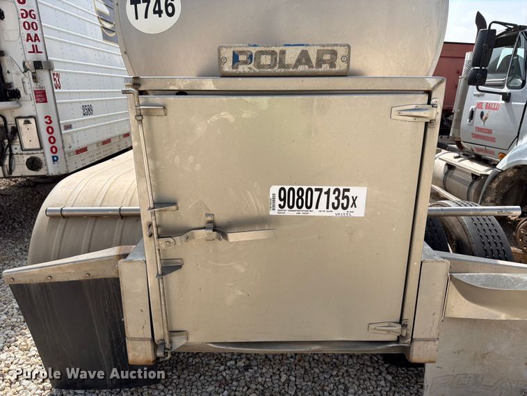 image for item YA2552 2019 Polar tank trailer