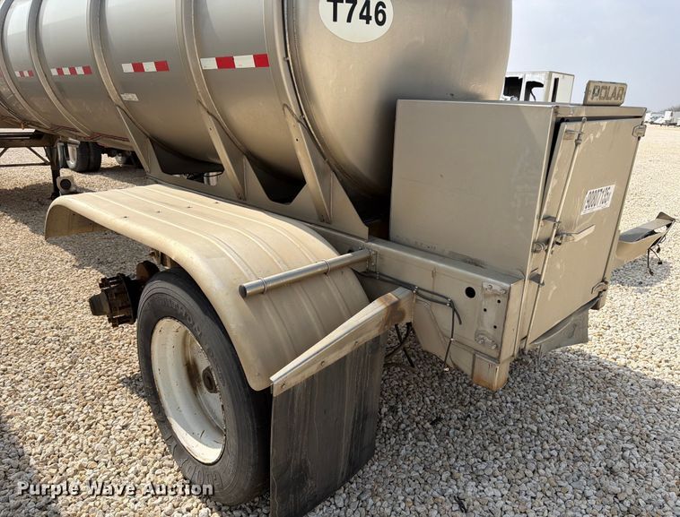 image for item YA2552 2019 Polar tank trailer