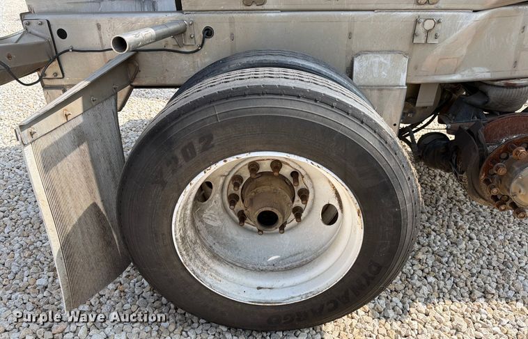 image for item YA2552 2019 Polar tank trailer