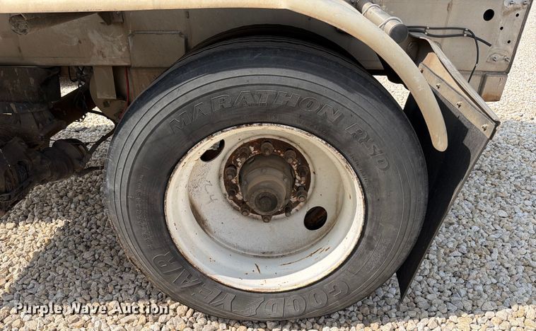 image for item YA2552 2019 Polar tank trailer