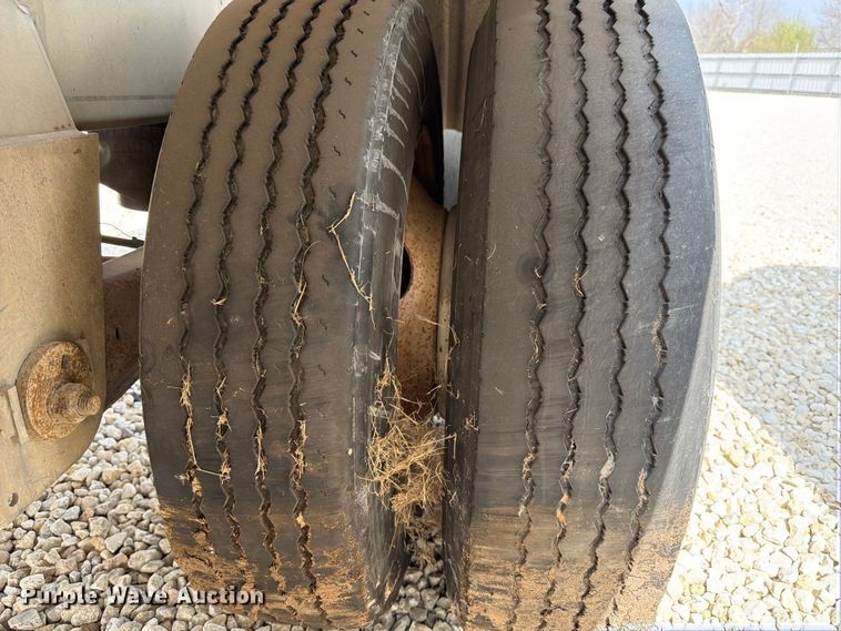 image for item YA2552 2019 Polar tank trailer