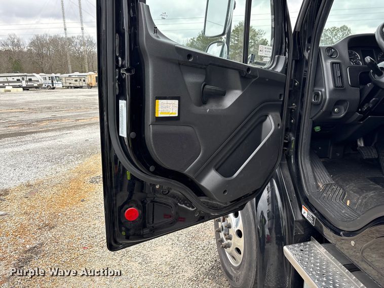 image for item YA2587 2025 Freightliner Business Class M2 refrigerated truck
