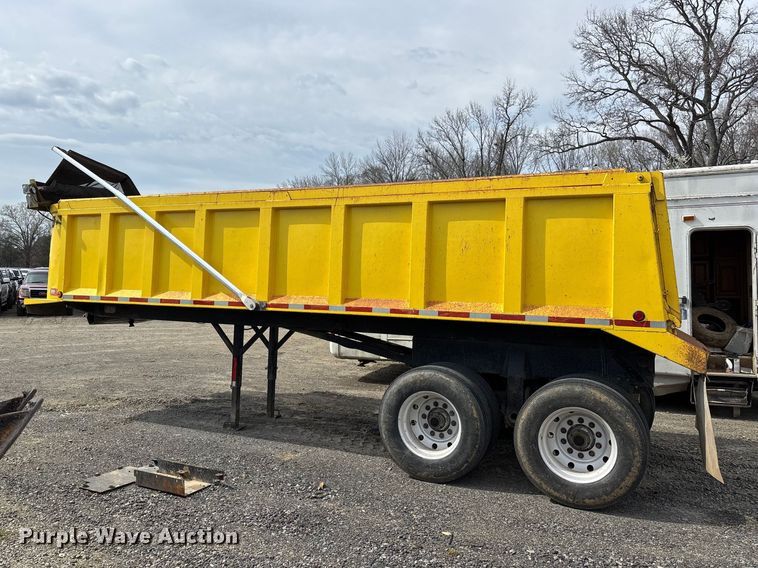 image for item YA2643 1997 Hilbilt end dump trailer