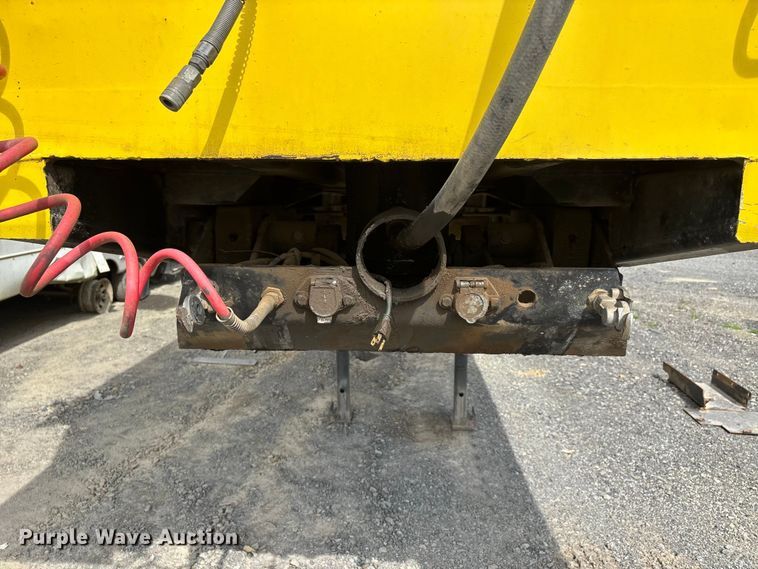 image for item YA2643 1997 Hilbilt end dump trailer