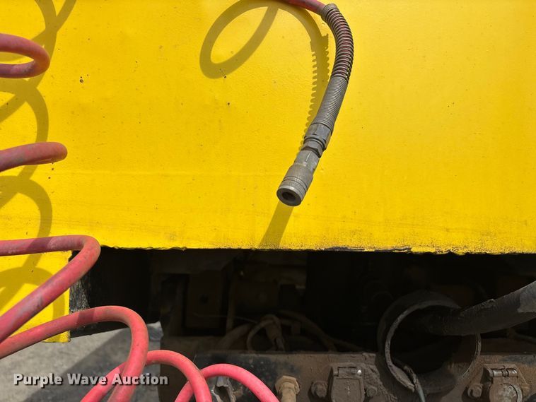 image for item YA2643 1997 Hilbilt end dump trailer
