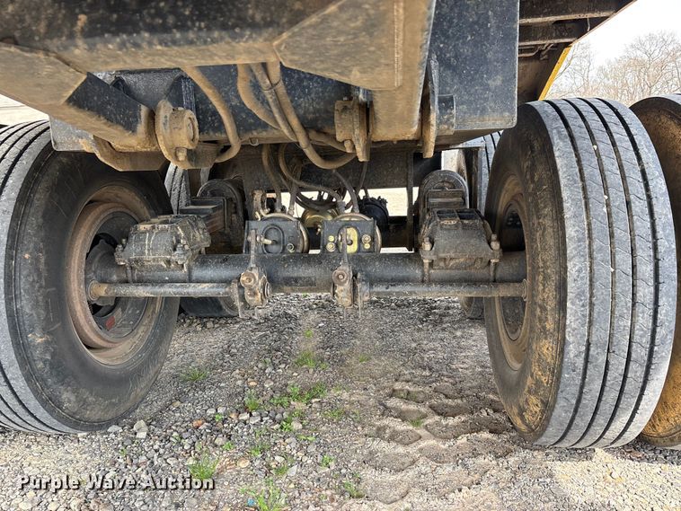 image for item YA2643 1997 Hilbilt end dump trailer