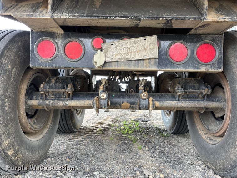 image for item YA2643 1997 Hilbilt end dump trailer