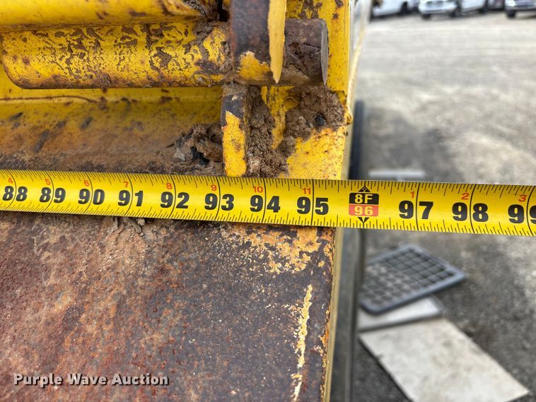 image for item YA2643 1997 Hilbilt end dump trailer