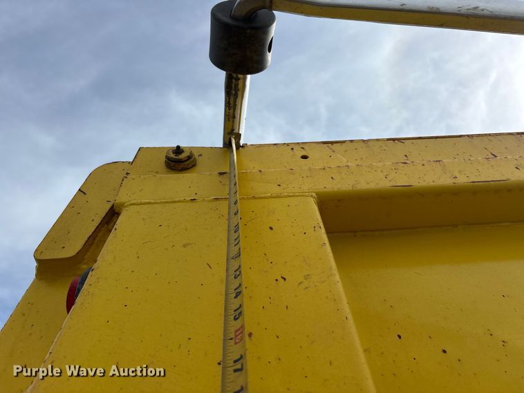 image for item YA2643 1997 Hilbilt end dump trailer