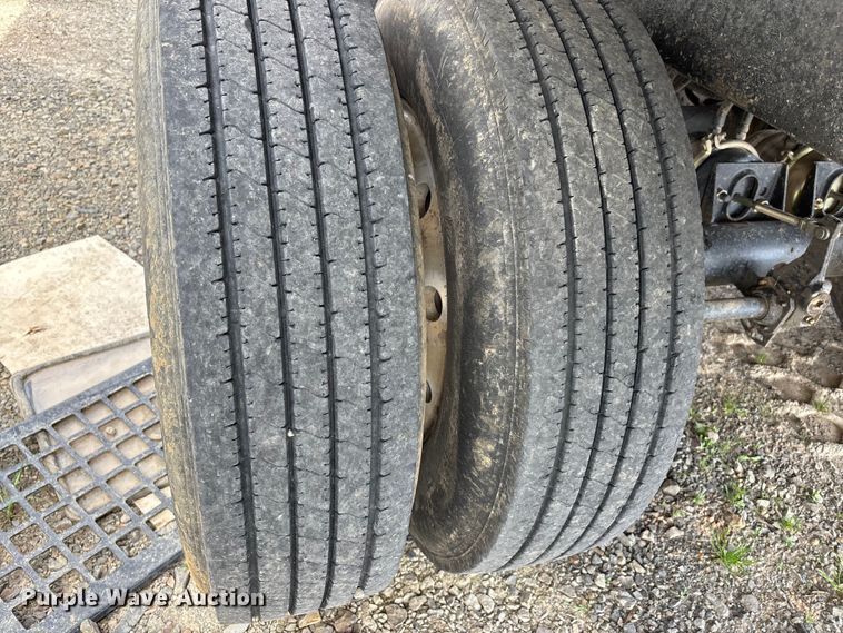 image for item YA2643 1997 Hilbilt end dump trailer