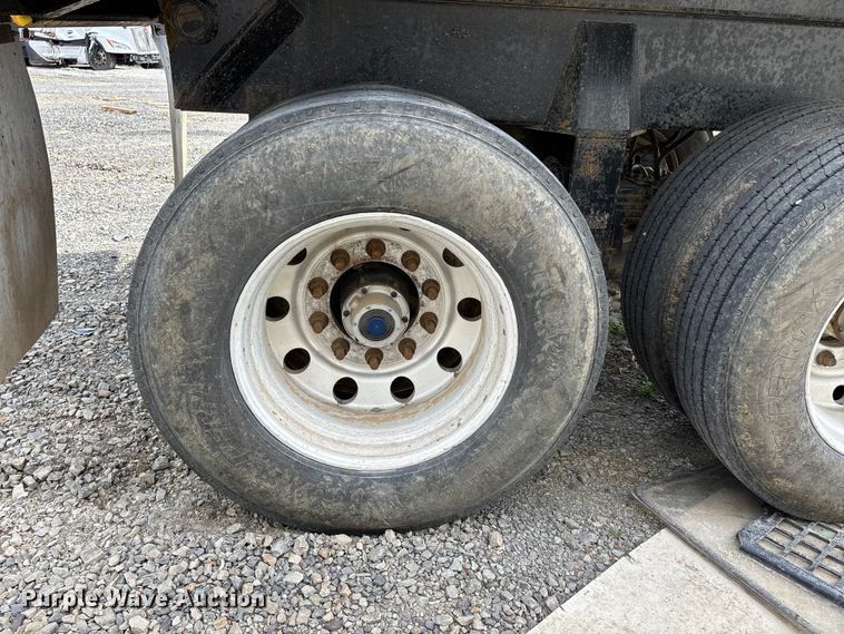 image for item YA2643 1997 Hilbilt end dump trailer