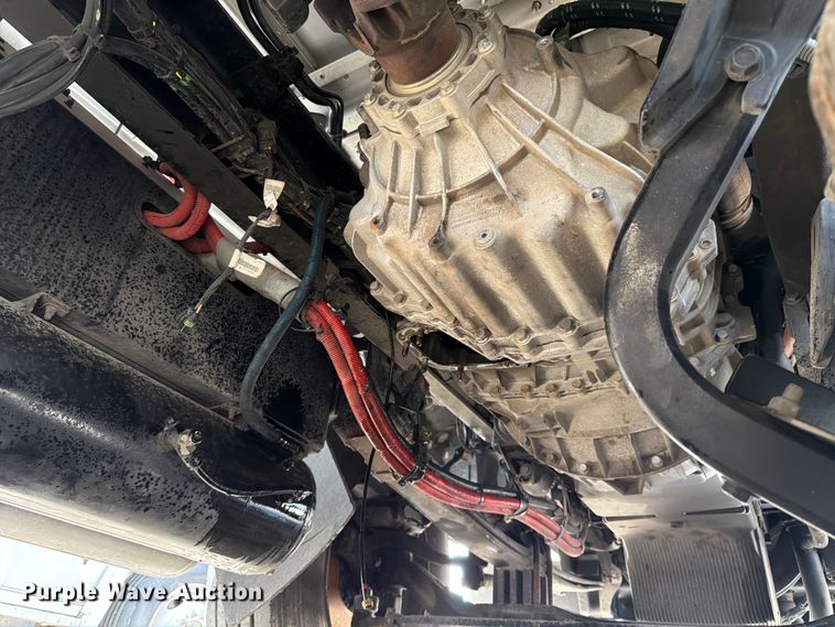 image for item YA2741 2022 Kenworth T880 semi truck