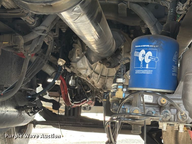 image for item YA2741 2022 Kenworth T880 semi truck