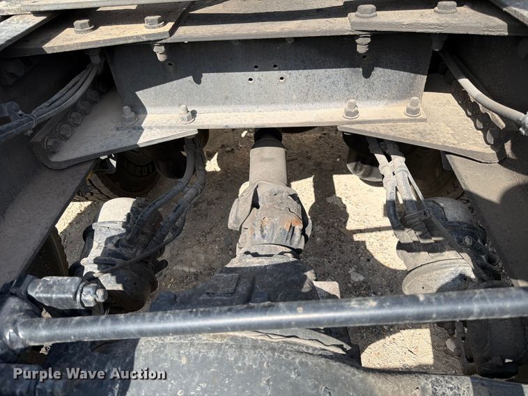 image for item YA2741 2022 Kenworth T880 semi truck