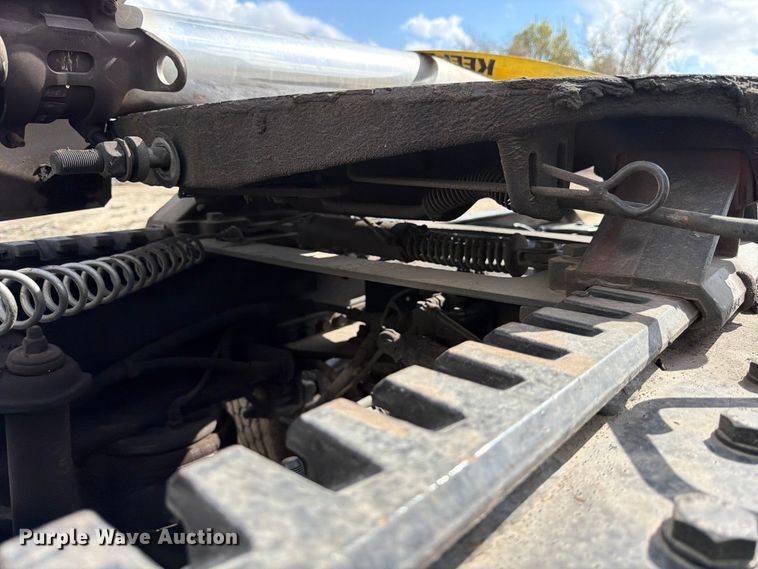 image for item YA2741 2022 Kenworth T880 semi truck