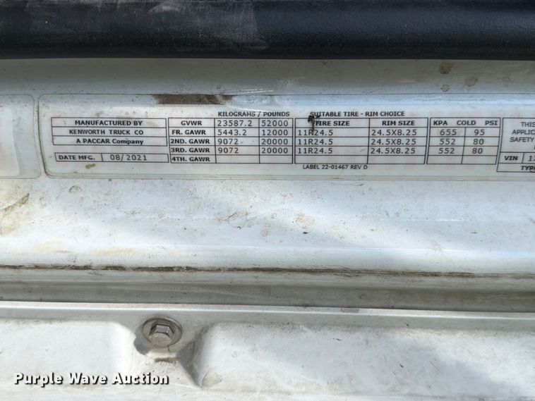 image for item YA2741 2022 Kenworth T880 semi truck