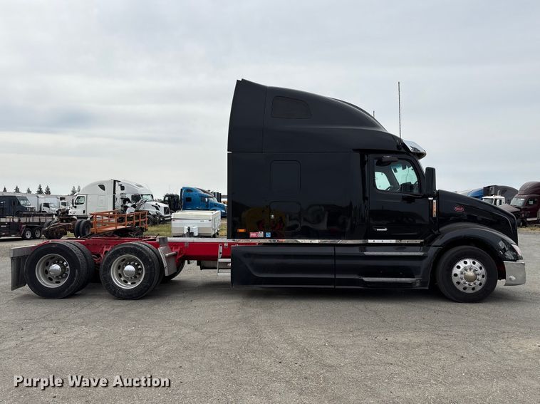 image for item YA2804 2023 Peterbilt 579 semi truck