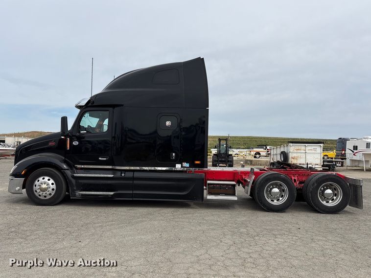 image for item YA2804 2023 Peterbilt 579 semi truck