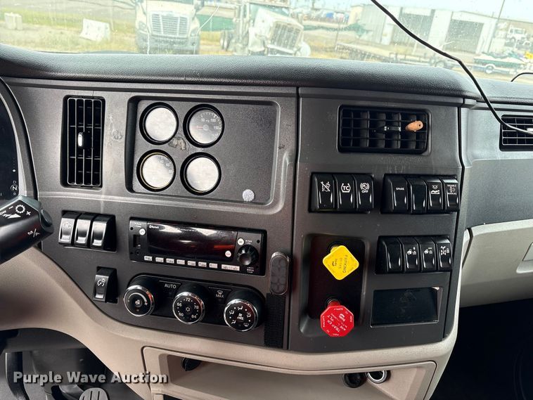 image for item YA2804 2023 Peterbilt 579 semi truck