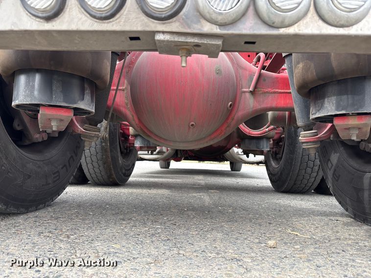 image for item YA2804 2023 Peterbilt 579 semi truck