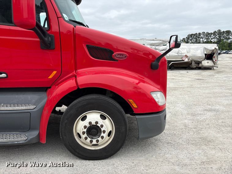 image for item YA2954 2020 Peterbilt 579 semi truck