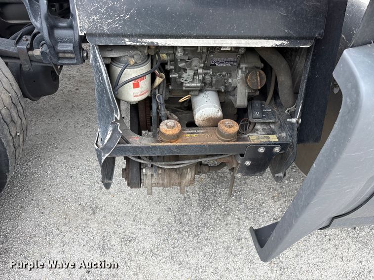 image for item YA2954 2020 Peterbilt 579 semi truck