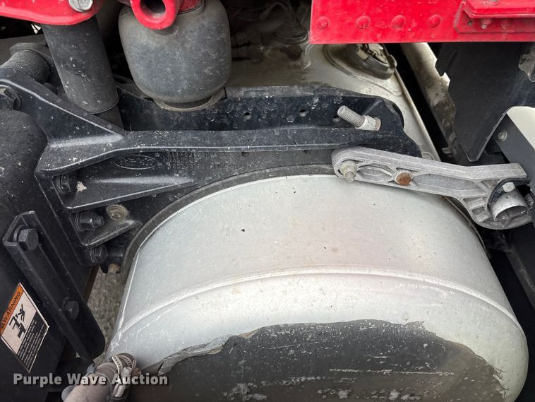 image for item YA2954 2020 Peterbilt 579 semi truck