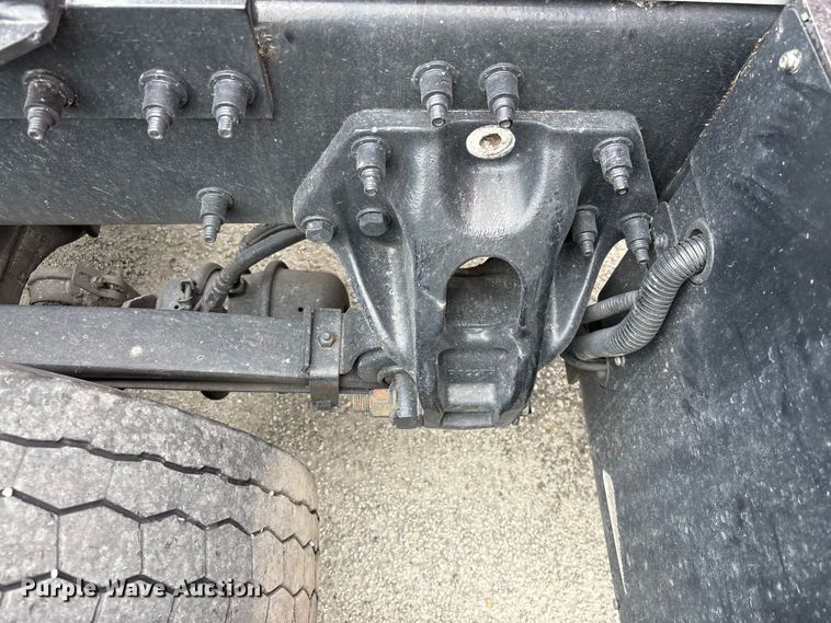 image for item YA2954 2020 Peterbilt 579 semi truck