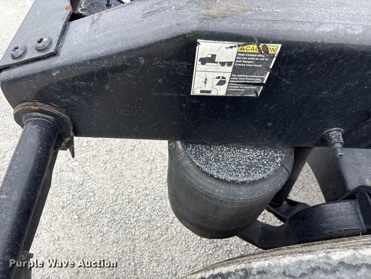 image for item YA2954 2020 Peterbilt 579 semi truck