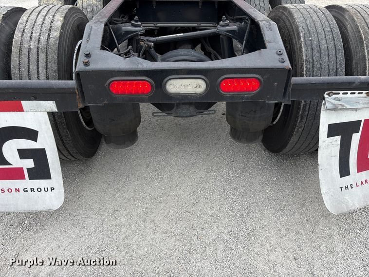 image for item YA2954 2020 Peterbilt 579 semi truck