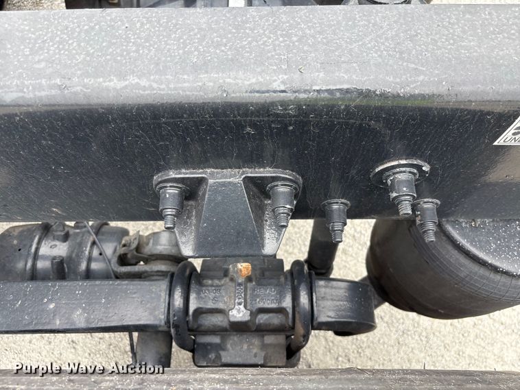 image for item YA2954 2020 Peterbilt 579 semi truck