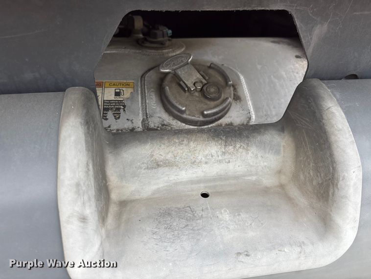 image for item YA2954 2020 Peterbilt 579 semi truck