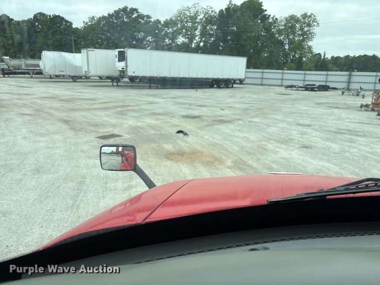 image for item YA2954 2020 Peterbilt 579 semi truck