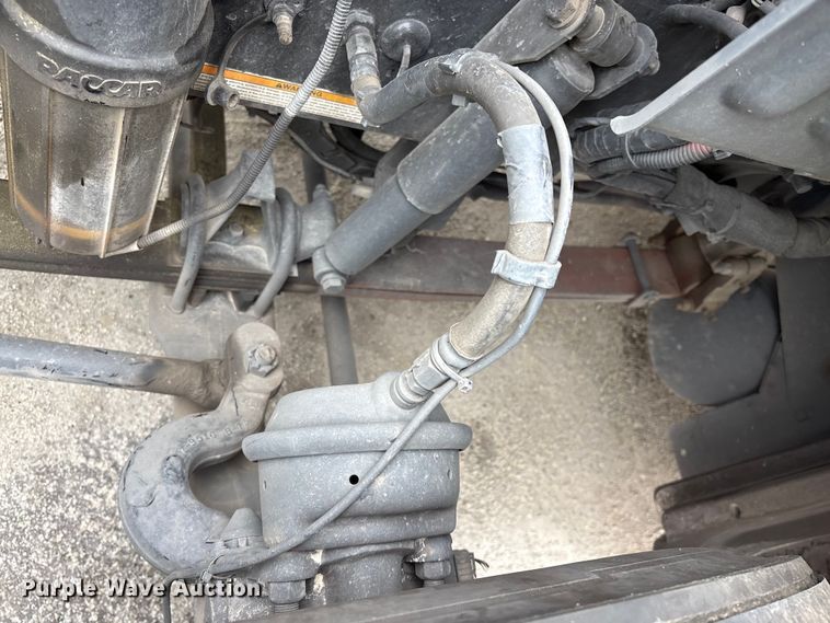 image for item YA2954 2020 Peterbilt 579 semi truck