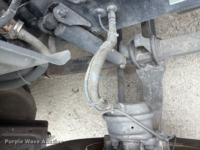 image for item YA2954 2020 Peterbilt 579 semi truck
