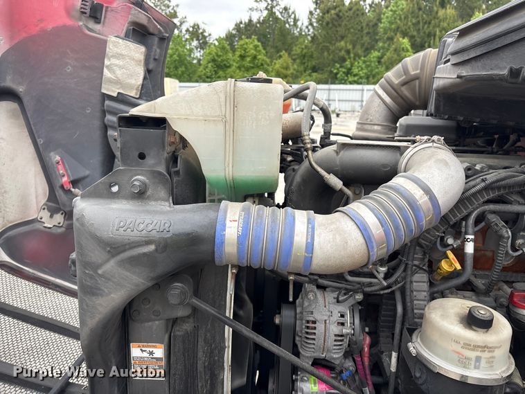 image for item YA2954 2020 Peterbilt 579 semi truck