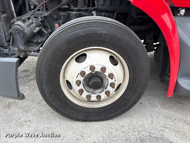 image for item YA2954 2020 Peterbilt 579 semi truck
