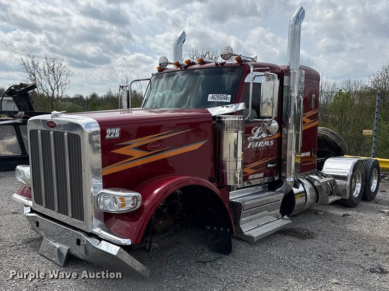 image for item YA2980 2026 Peterbilt 589 semi truck