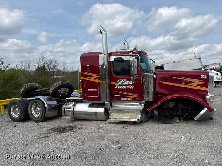 image for item YA2980 2026 Peterbilt 589 semi truck