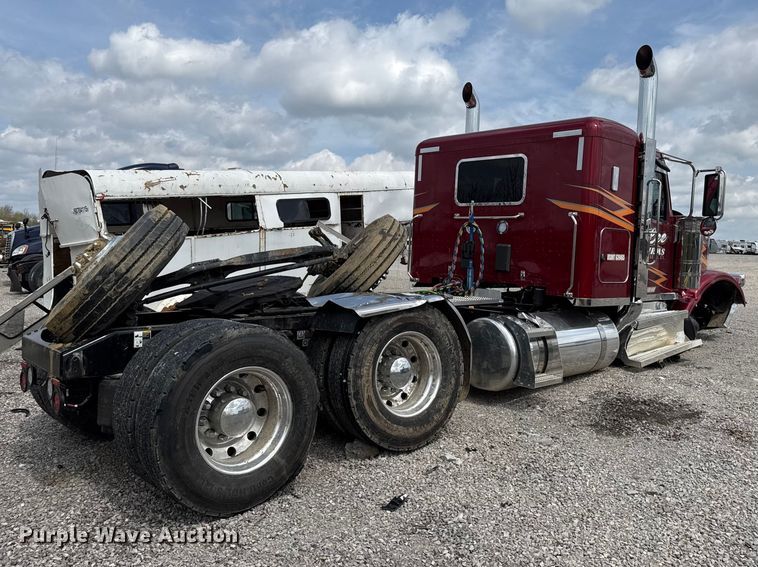 image for item YA2980 2026 Peterbilt 589 semi truck