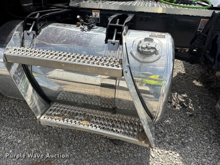 image for item YA2980 2026 Peterbilt 589 semi truck