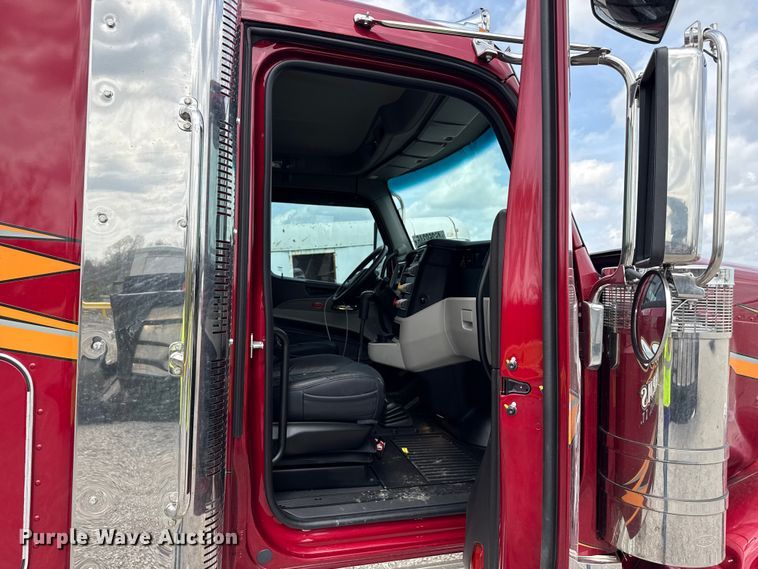 image for item YA2980 2026 Peterbilt 589 semi truck